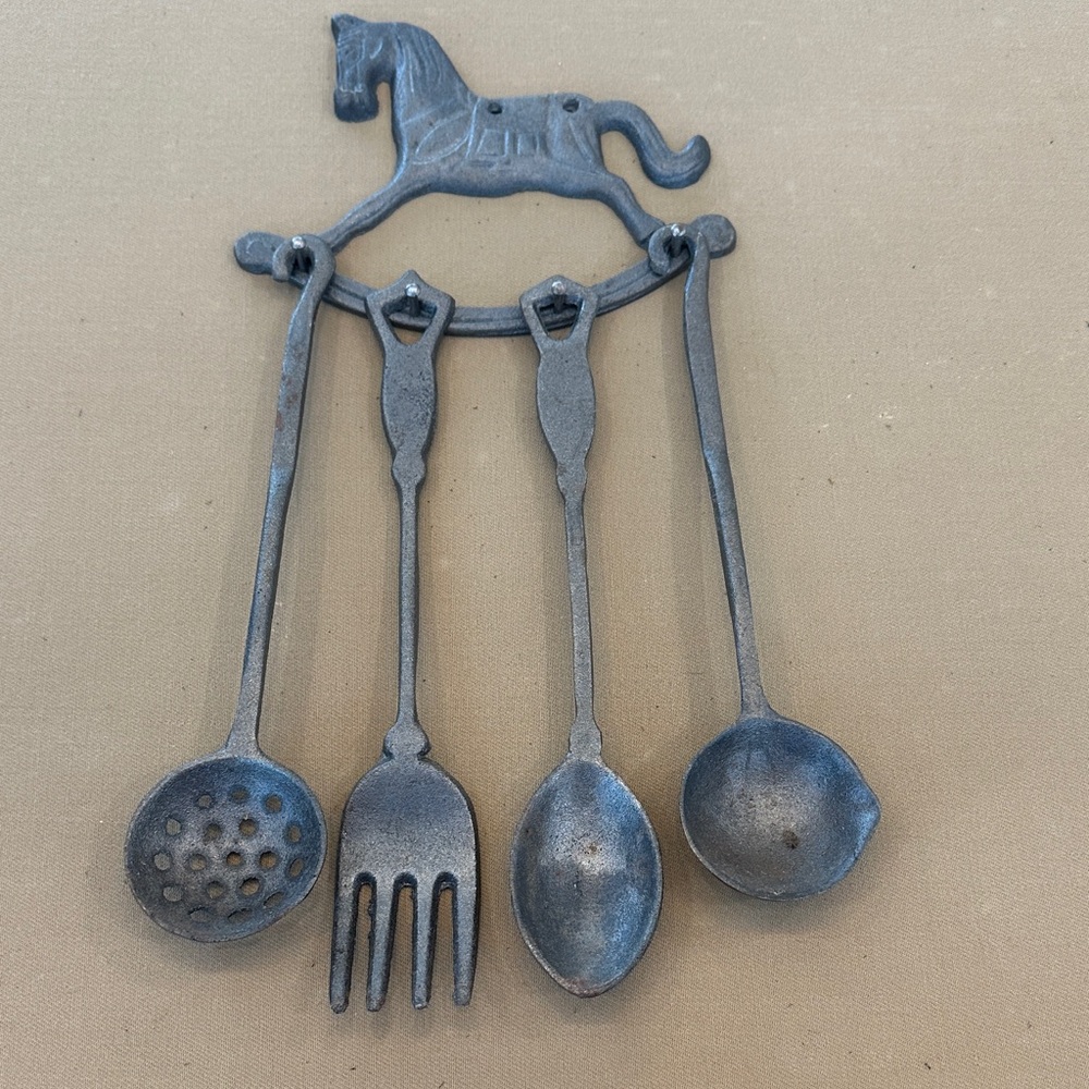 Vintage Style Cast Iron Horse Wall Hanging Utensil Set